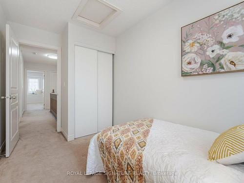 3-735 Sheppard Ave, Pickering, ON - Indoor Photo Showing Bedroom