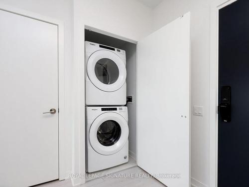 314-395 Dundas St W, Oakville, ON - Indoor Photo Showing Laundry Room