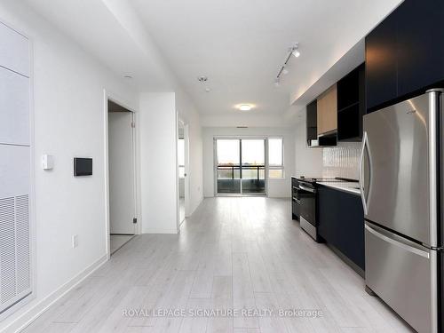 314-395 Dundas St W, Oakville, ON - Indoor Photo Showing Kitchen With Stainless Steel Kitchen