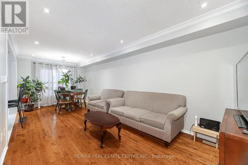 14 - 35 Malta Avenue, Brampton, ON - Indoor Photo Showing Living Room