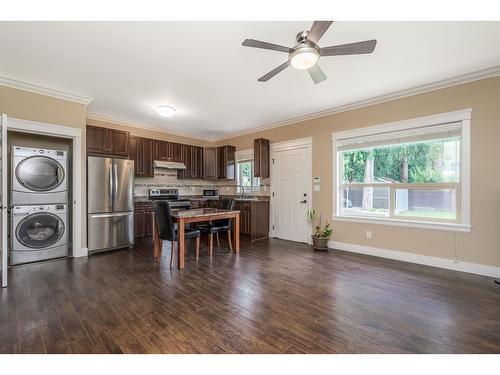 Lvl Entry Suite 20702 40 Avenue, Langley, BC - Indoor Photo Showing Kitchen