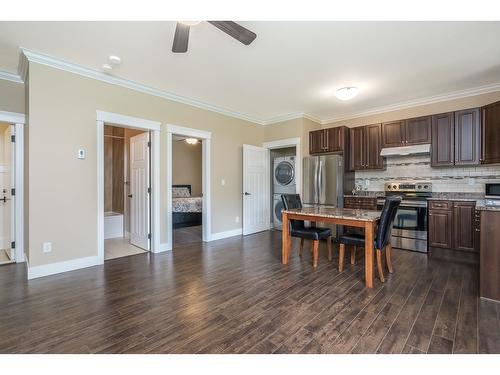 Lvl Entry Suite 20702 40 Avenue, Langley, BC - Indoor Photo Showing Kitchen With Stainless Steel Kitchen