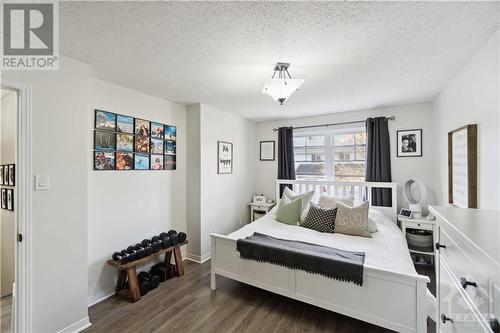 120 Whalings Circle, Ottawa, ON - Indoor Photo Showing Bedroom