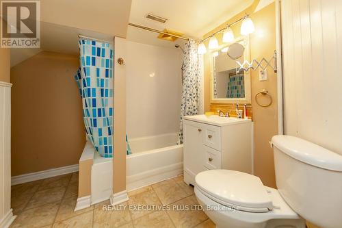 46 Lorraine Crescent, Brampton, ON - Indoor Photo Showing Bathroom