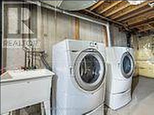 1337 Kestell Boulevard W, Oakville, ON - Indoor Photo Showing Laundry Room