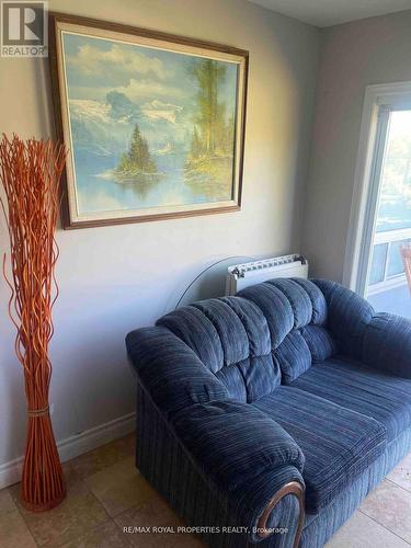 34 Robinson Avenue, Kawartha Lakes, ON - Indoor Photo Showing Bedroom