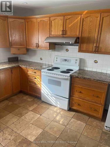 34 Robinson Avenue, Kawartha Lakes, ON - Indoor Photo Showing Kitchen