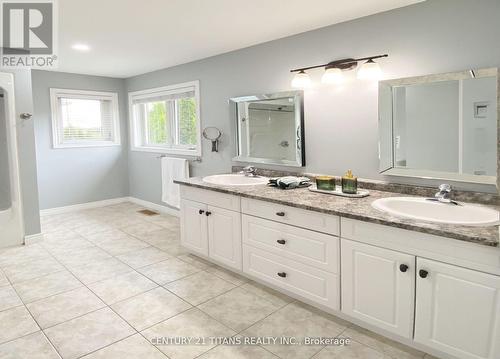 198 Taylor Trail, Chatham-Kent, ON - Indoor Photo Showing Bathroom