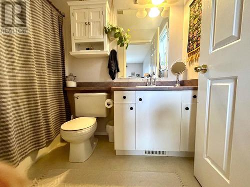 373 Oriole Way, Barriere, BC - Indoor Photo Showing Bathroom