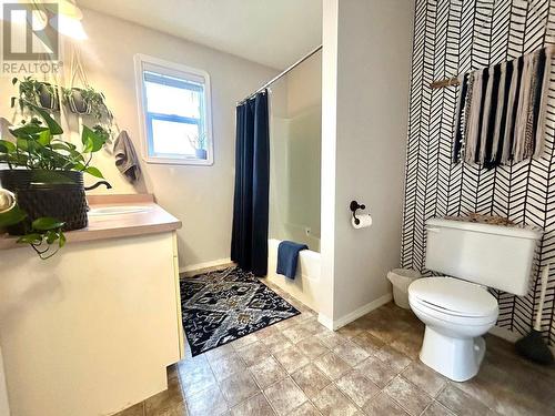 373 Oriole Way, Barriere, BC - Indoor Photo Showing Bathroom