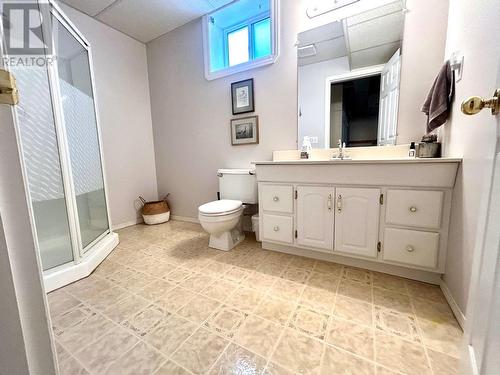 373 Oriole Way, Barriere, BC - Indoor Photo Showing Bathroom