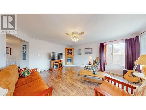 51 Cactus Crescent, Osoyoos, BC - Indoor Photo Showing Living Room