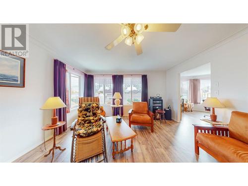 51 Cactus Crescent, Osoyoos, BC - Indoor Photo Showing Living Room