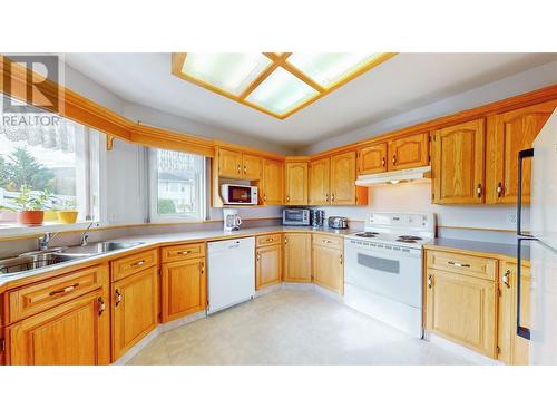 51 Cactus Crescent, Osoyoos, BC - Indoor Photo Showing Kitchen With Double Sink