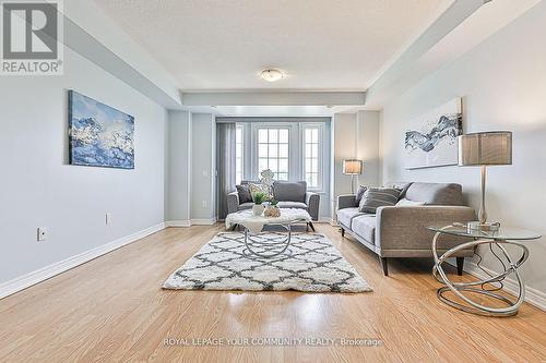 10006 Mccowan Road, Markham, ON - Indoor Photo Showing Living Room