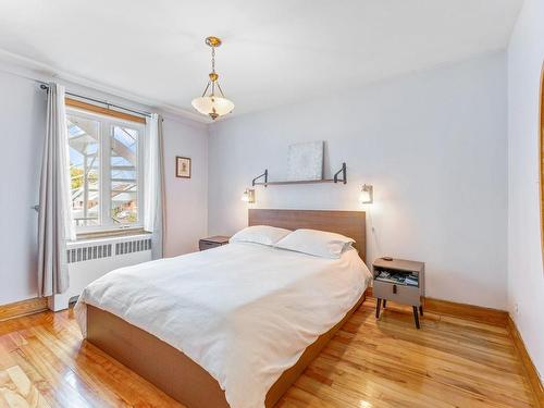 Chambre Ã  coucher principale - 4497 Rue St-Zotique E., Montréal (Rosemont/La Petite-Patrie), QC - Indoor Photo Showing Bedroom