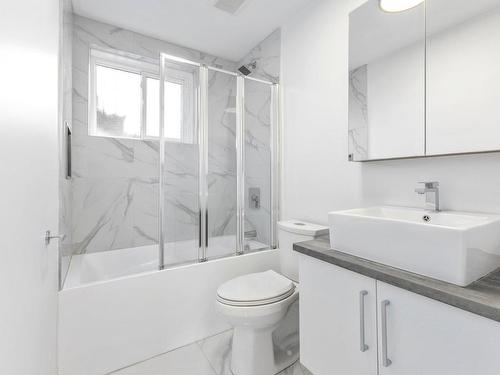 Bathroom - 128 Rue Trudeau, Salaberry-De-Valleyfield, QC - Indoor Photo Showing Bathroom