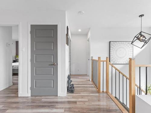 Staircase - 128 Rue Trudeau, Salaberry-De-Valleyfield, QC - Indoor Photo Showing Other Room