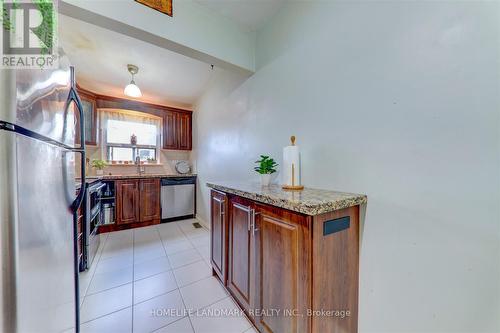 263 Fleetwood Crescent, Brampton, ON - Indoor Photo Showing Kitchen