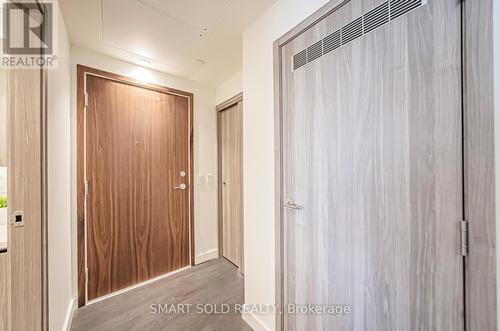 2108 - 85 Mcmahon Drive, Toronto, ON - Indoor