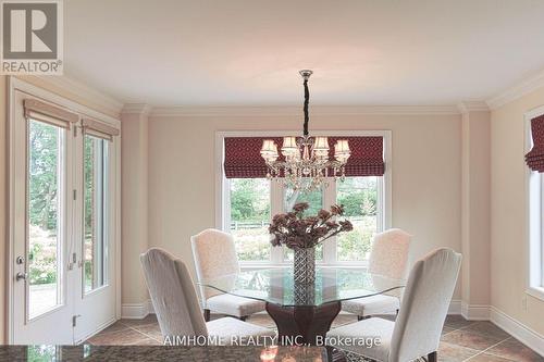 15 Birchbark Court, Richmond Hill, ON - Indoor Photo Showing Dining Room