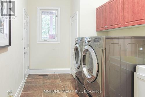 15 Birchbark Court, Richmond Hill, ON - Indoor Photo Showing Laundry Room