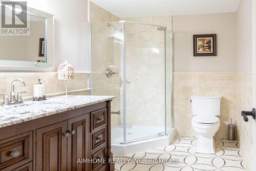 15 Birchbark Court, Richmond Hill, ON - Indoor Photo Showing Bathroom