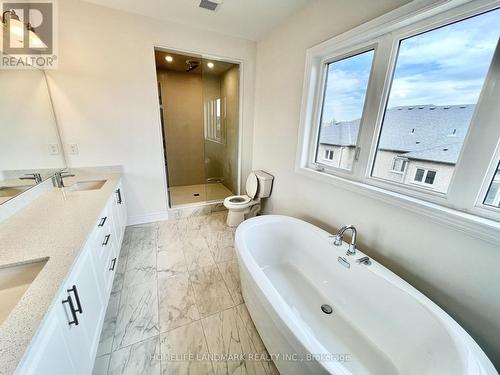 9 Perigo Court, Richmond Hill, ON - Indoor Photo Showing Bathroom