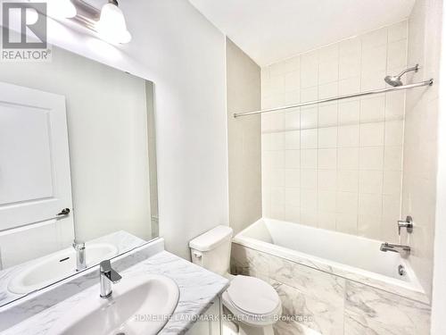 9 Perigo Court, Richmond Hill, ON - Indoor Photo Showing Bathroom