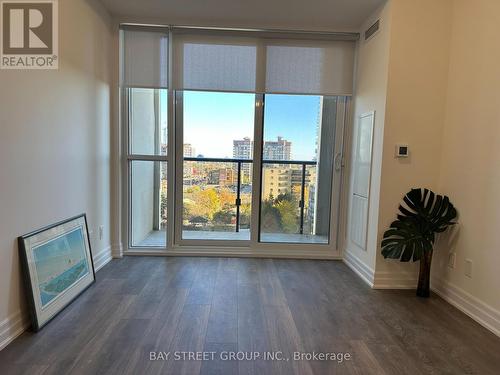 606 - 30 Elm Drive W, Mississauga, ON - Indoor With Fireplace