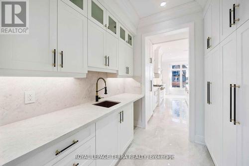 309 Ranee Avenue, Toronto, ON - Indoor Photo Showing Kitchen