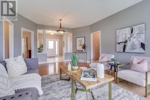 11045 Inglis Drive, Milton, ON - Indoor Photo Showing Living Room