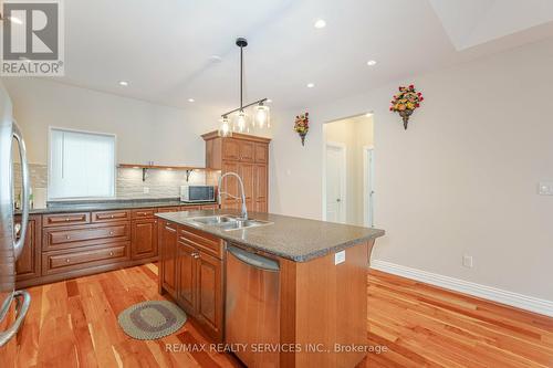 195516 Amaranth E Luther Line, East Luther Grand Valley, ON - Indoor Photo Showing Kitchen With Double Sink