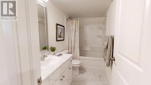 41-234 Edgevalley Road E, London, ON - Indoor Photo Showing Bathroom