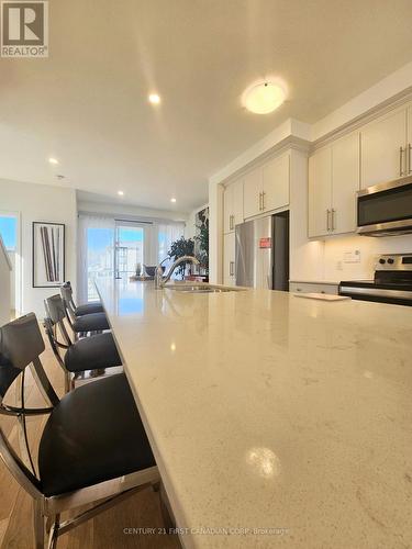 258 Edgevalley Road E, London, ON - Indoor Photo Showing Kitchen