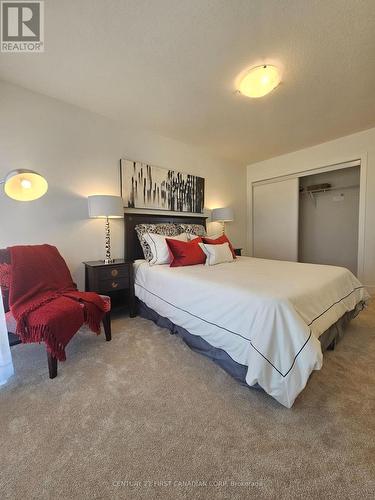 258 Edgevalley Road E, London, ON - Indoor Photo Showing Bedroom