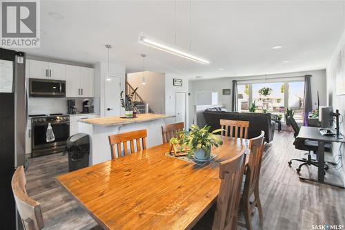 360 Julian Place, Swift Current, SK - Indoor Photo Showing Dining Room