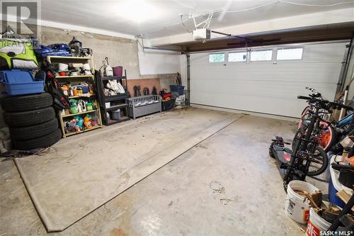 360 Julian Place, Swift Current, SK - Indoor Photo Showing Garage