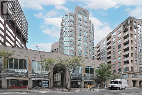 409 - 942 Yonge Street, Toronto, ON - Outdoor With Facade