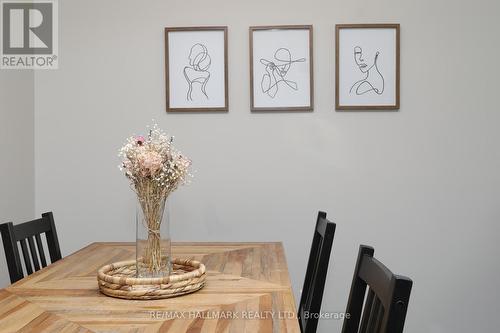 409 - 942 Yonge Street, Toronto, ON - Indoor Photo Showing Dining Room