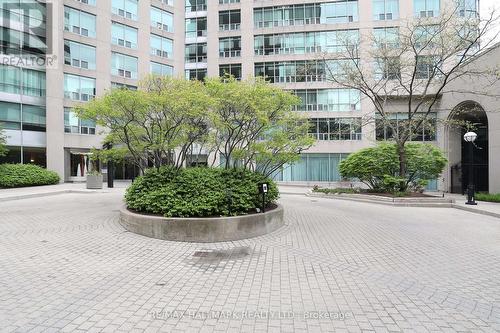 409 - 942 Yonge Street, Toronto, ON - Outdoor With Facade