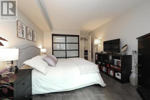 409 - 942 Yonge Street, Toronto, ON - Indoor Photo Showing Bedroom