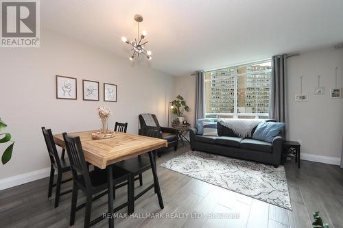 409 - 942 Yonge Street, Toronto, ON - Indoor