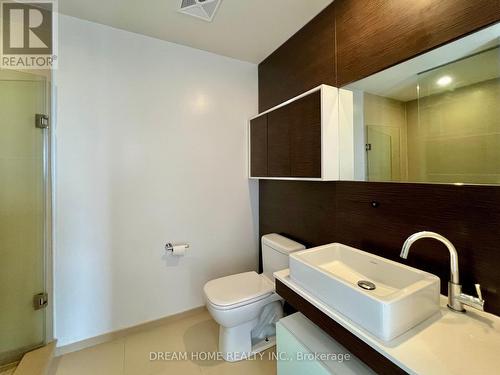 3204 - 75 St Nicholas Street, Toronto, ON - Indoor Photo Showing Bathroom