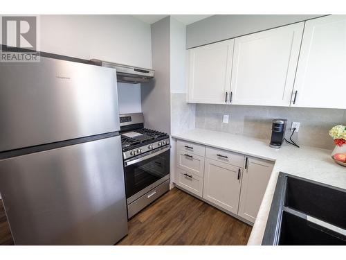 1195 20Th Avenue, Prince George, BC - Indoor Photo Showing Kitchen