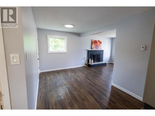 1195 20Th Avenue, Prince George, BC - Indoor Photo Showing Living Room