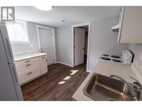 1195 20Th Avenue, Prince George, BC - Indoor Photo Showing Kitchen