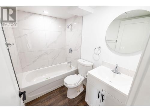 1195 20Th Avenue, Prince George, BC - Indoor Photo Showing Bathroom