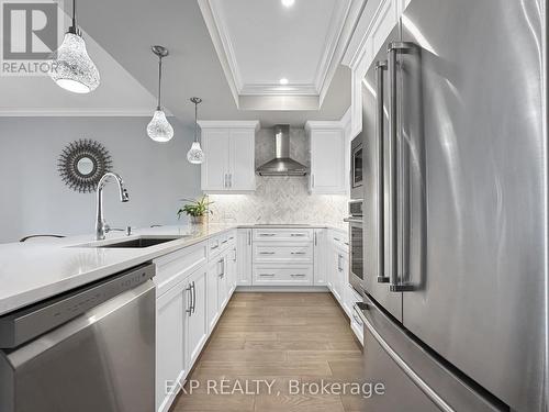 202 - 460 Callaway Road, London, ON - Indoor Photo Showing Kitchen With Upgraded Kitchen