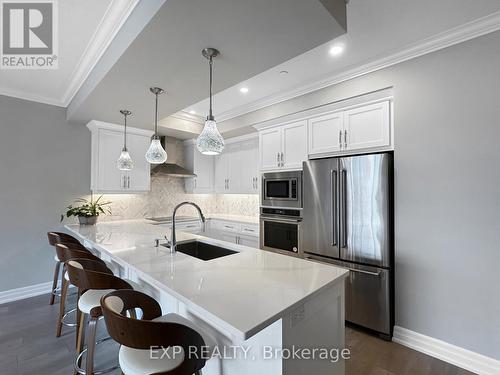 202 - 460 Callaway Road, London, ON - Indoor Photo Showing Kitchen With Upgraded Kitchen